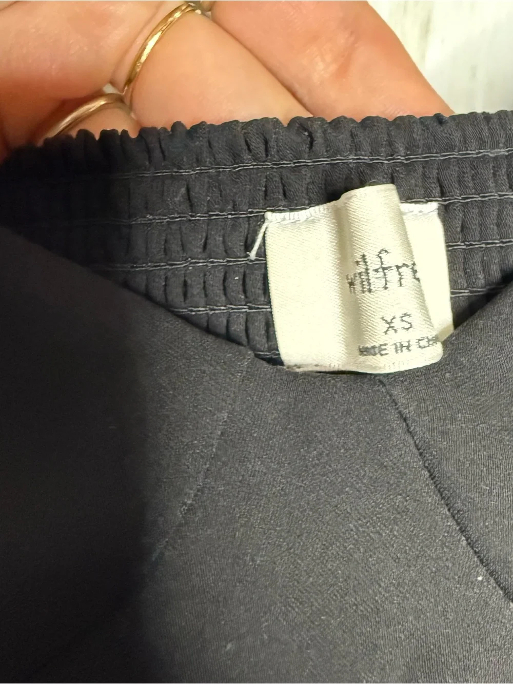 Aritzia Black Puff-Sleeve Sweetheart Top XS